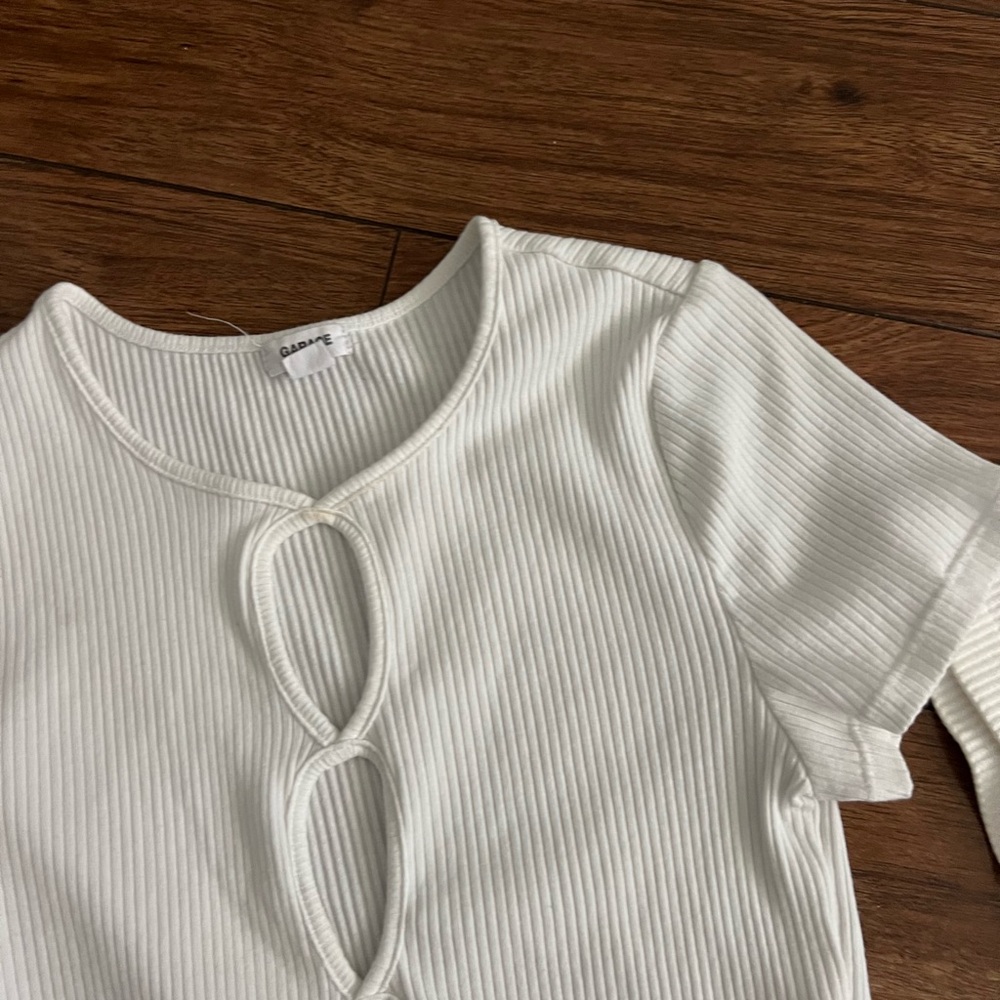 Cropped T-Shirts - Picture 2 of 4